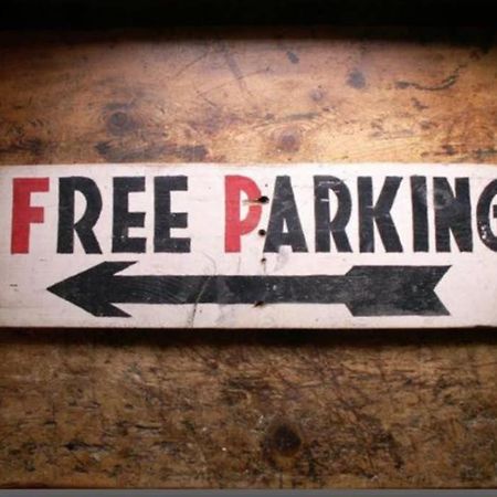 헤이스팅스 Pop Art Pad Heart Of Old Town With Parking! 아파트 외부 사진